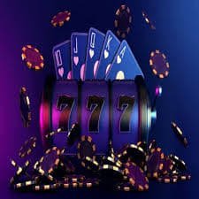 qq22 slot APP ကို မိုဘိုင်းဖုန်းဖြင့် ဂိမ်းကစားနေသည့် မြန်မာကစားသမား မြင်ကွင်း